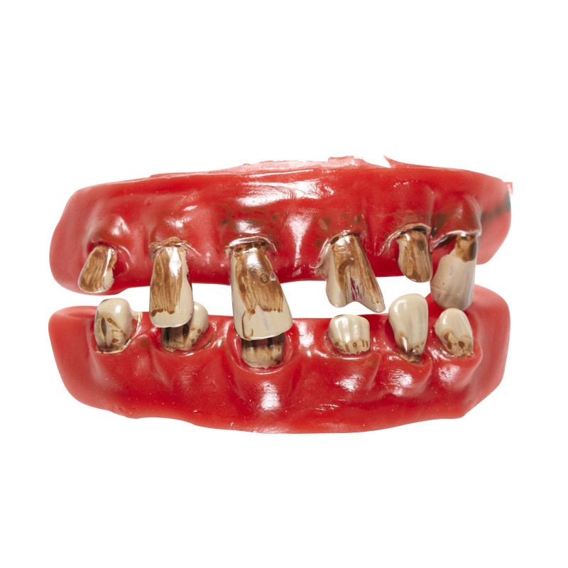 Latexové zuby starého muža